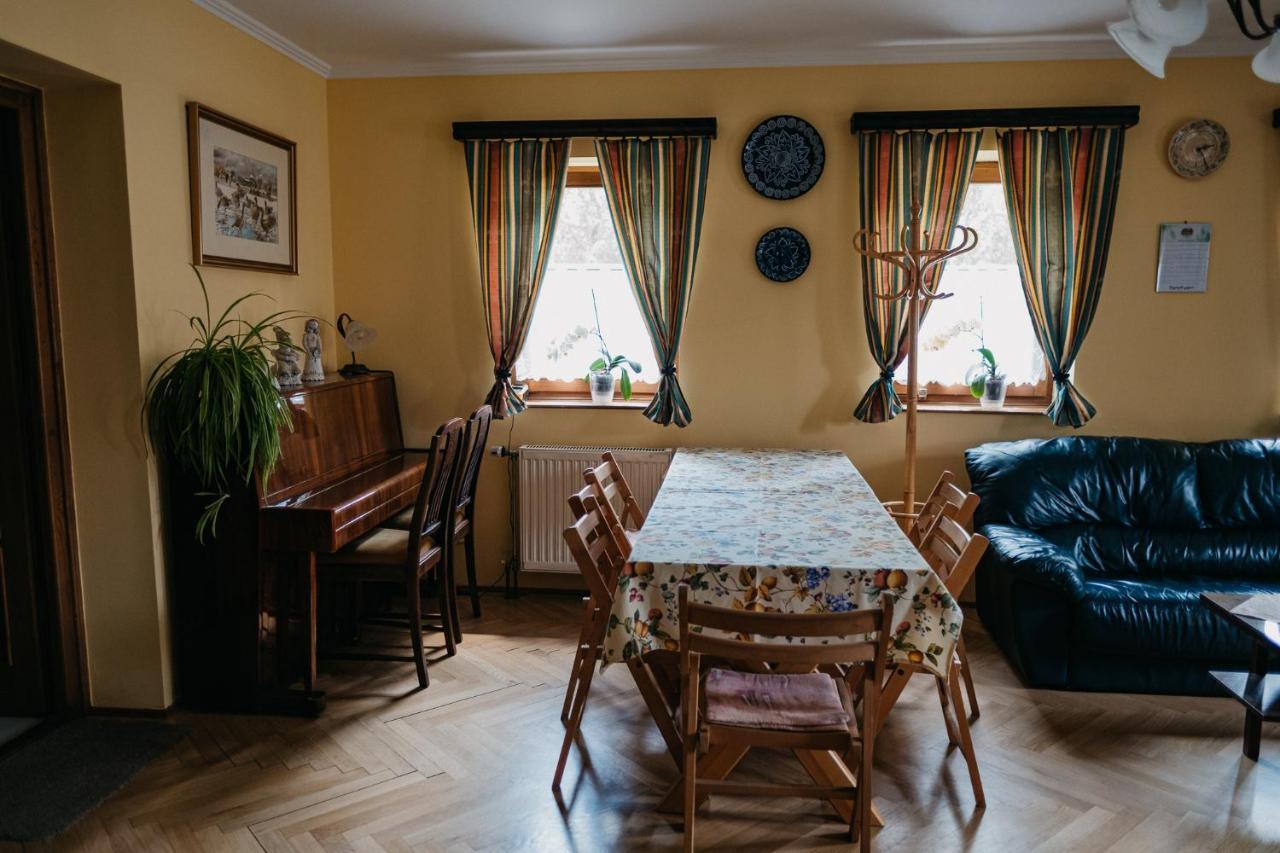 Hotel Hemina Vendeghaz Tata Zewnętrze zdjęcie