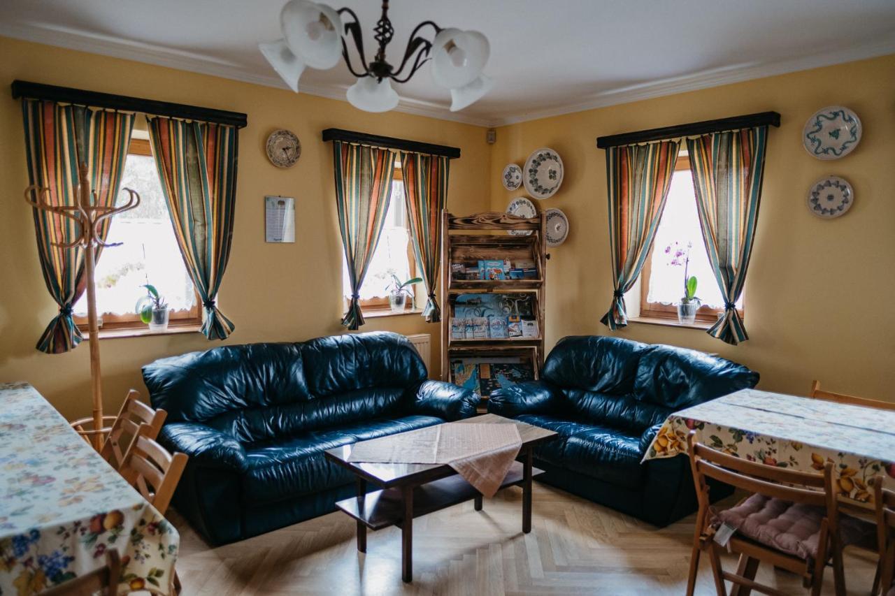 Hotel Hemina Vendeghaz Tata Zewnętrze zdjęcie