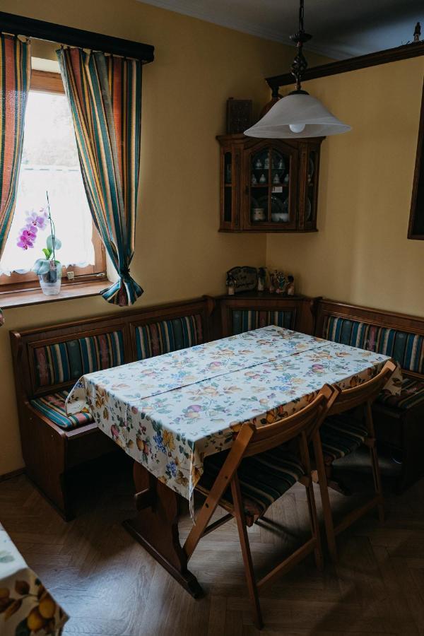 Hotel Hemina Vendeghaz Tata Zewnętrze zdjęcie