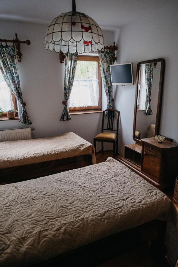Hotel Hemina Vendeghaz Tata Zewnętrze zdjęcie
