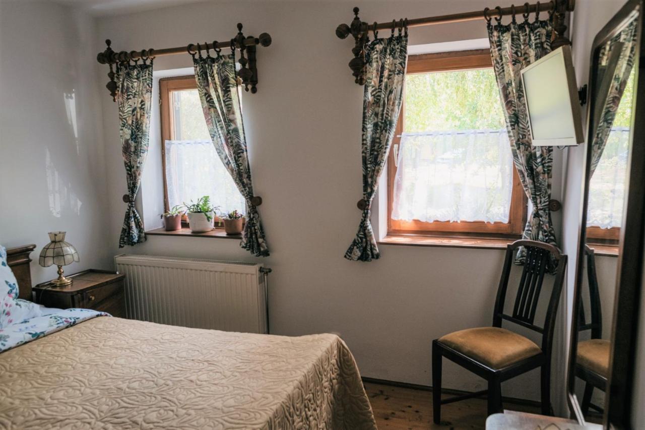 Hotel Hemina Vendeghaz Tata Zewnętrze zdjęcie
